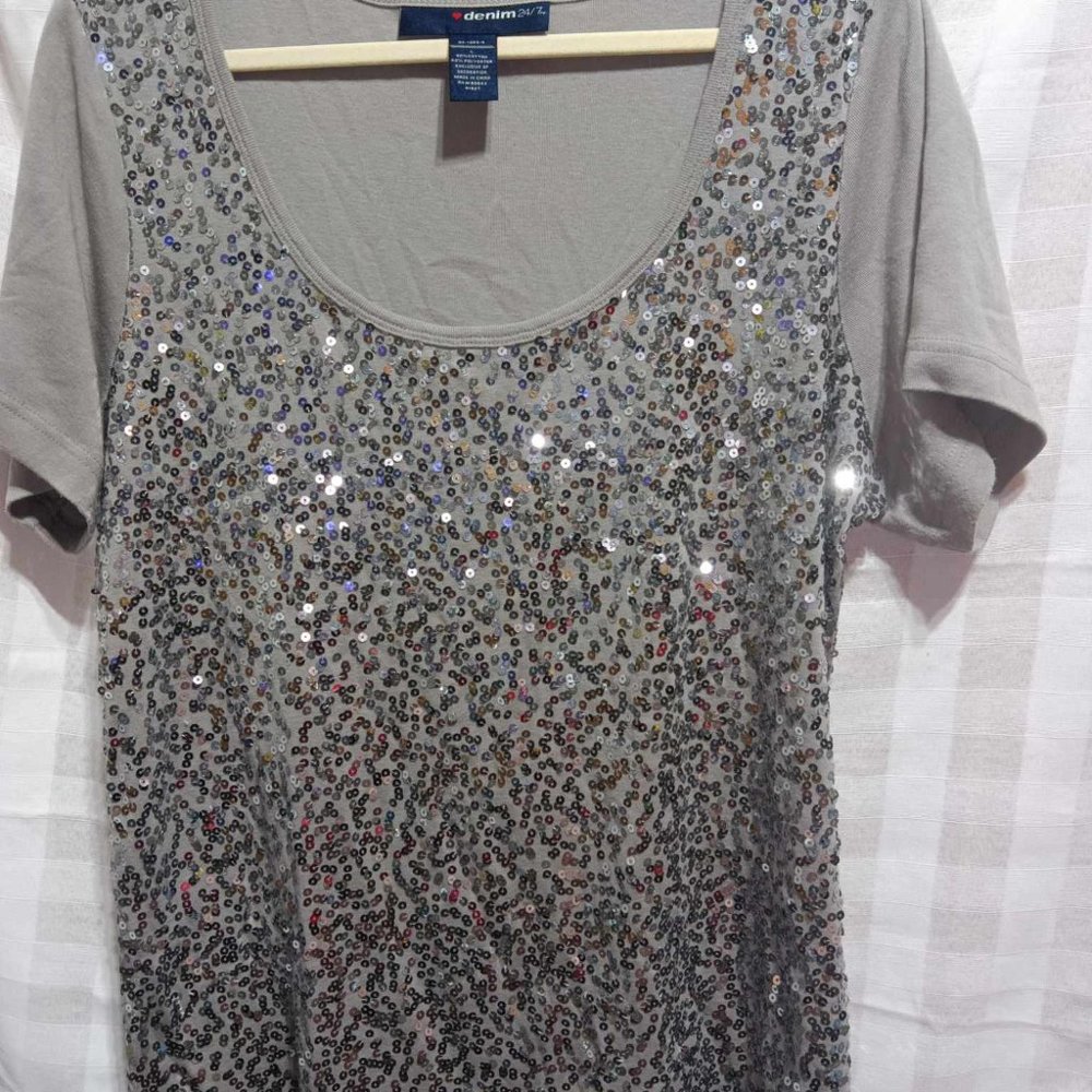 Gray sequin top size Large